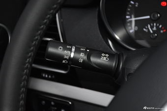 2017款哈弗H6 Coupe 2.0T手动两驱精英型红标