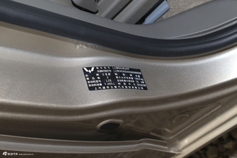 2012款五菱荣光1.5L加长标准型 