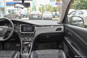 2016款骏派A70 1.6L自动豪华型 