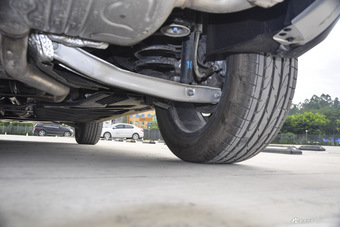 2016款奔驰GLA级 GLA200 1.6T自动时尚型