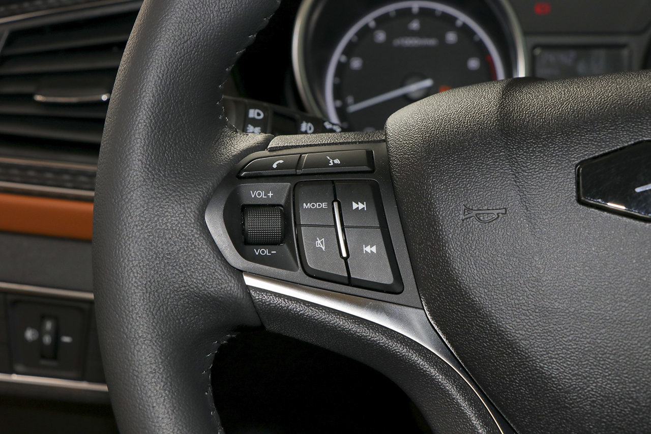 2017款众泰T300 1.5L手动尊享型