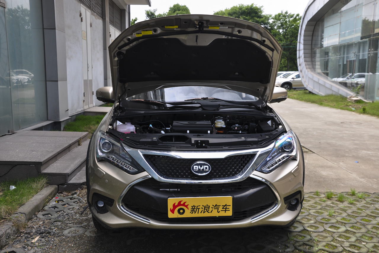 2015款比亚迪唐2.0T自动四驱旗舰型图片