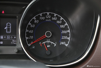 2016款启辰T70X 2.0L自动睿趣运动版