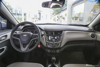 2015款赛欧3 1.5L手动理想天窗版图片