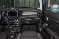2016款MINI 1.5T自动 COOPER先锋派 五门版