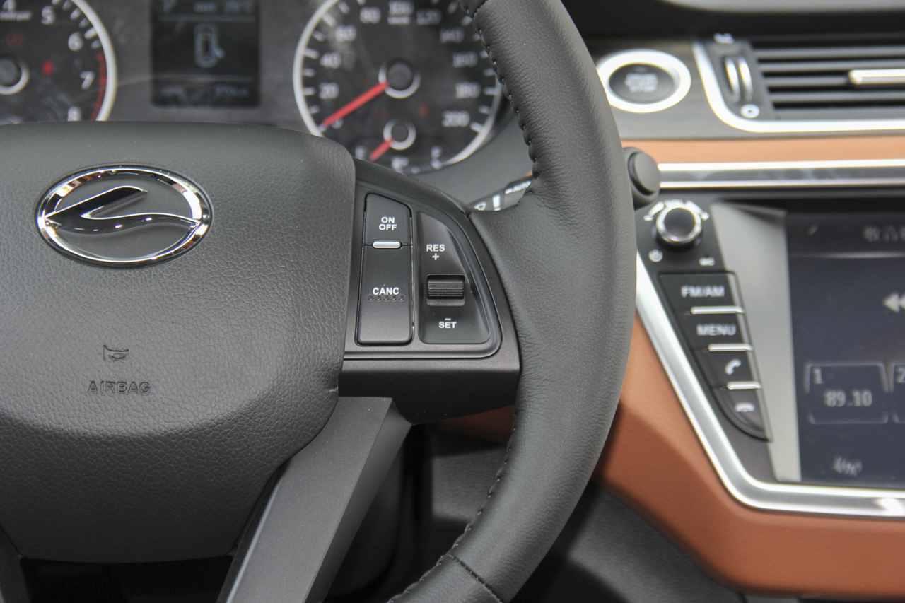 2018款陆风X7劲越 1.5T自动全景尊贵型