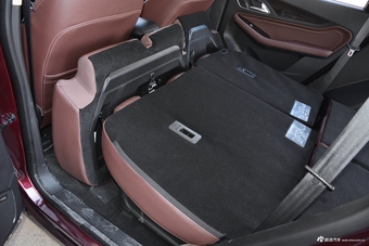 2017款宝骏560 1.5T DCT旗舰型7座