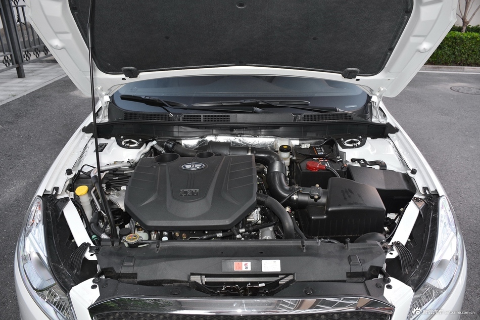 2018款奔腾B70 1.8T自动轿跑版互联智享型