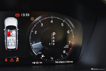 2018款沃尔沃XC90升级版 2.0T自动 T6智逸版