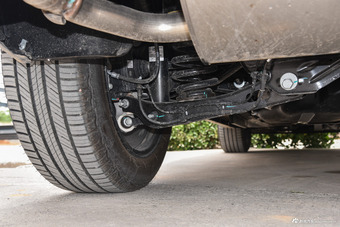 2016款XT5 2.0T自动28T四驱领先型