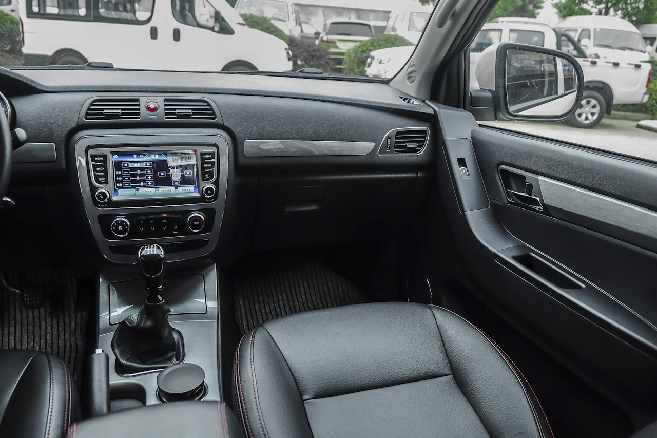 2015款帅铃T6 2.8T手动柴油新锐型长轴HFC4DA1-2C