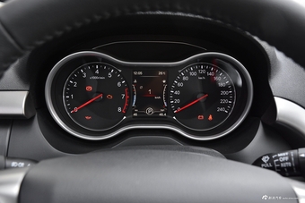 2018款奔腾X80 1.8T自动旗舰型Live版