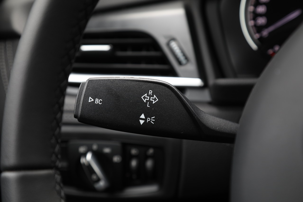 2018款宝马2系旅行车220i 2.0T自动豪华套装