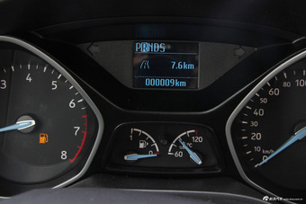 2017款福克斯两厢1.6L自动舒适型智行版