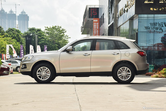 2015款众泰T600 1.5T手动尊贵型 典雅金