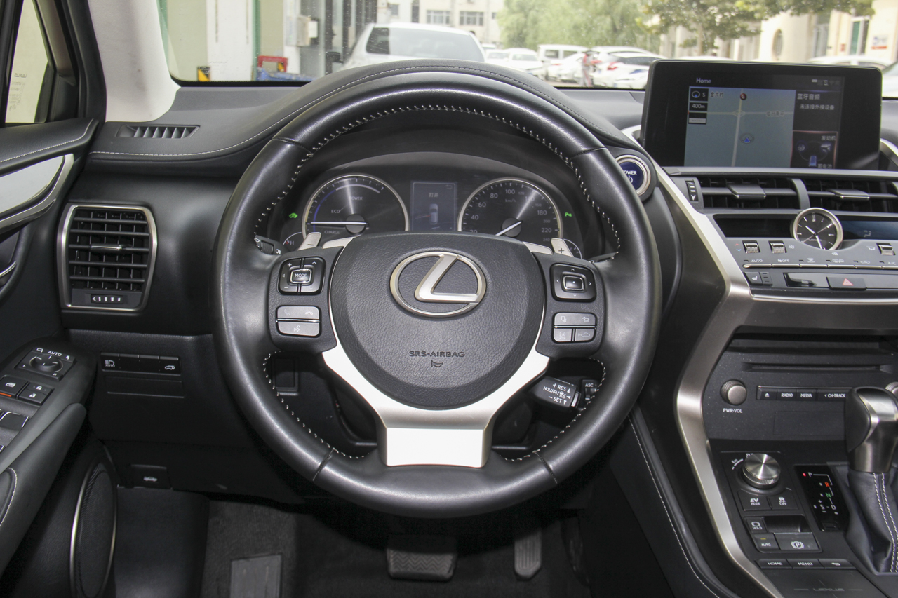 2018款雷克萨斯NX300h 2.5L自动全驱锋致版