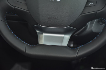 2016款标致308 1.6L自动豪华版