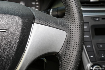 2017款海马福美来1.6L手动豪华型