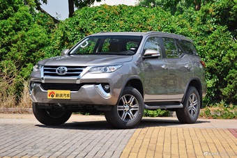 2017款Fortuner 4.0L自动 SR5 V6中东版（暂无参数）图片