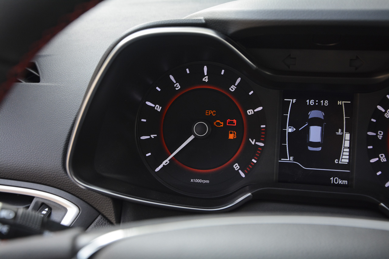 2018款艾瑞泽5 1.5L手动致敬青春版