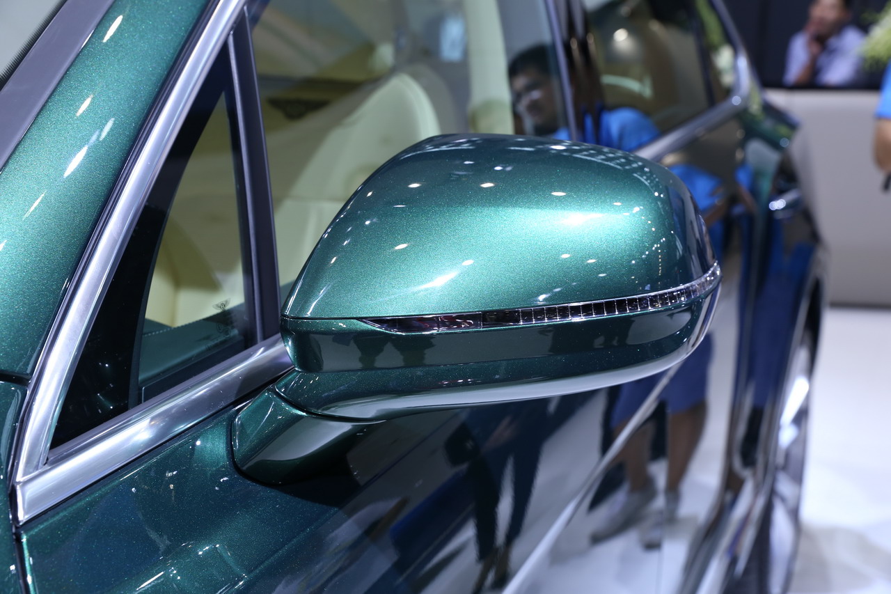 2018广州车展实拍：添越V8