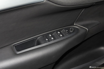 2016款雪铁龙C4L 1.2T自动精英型