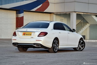 2017款奔驰E级2.0T自动 200 L 运动型 4MATIC