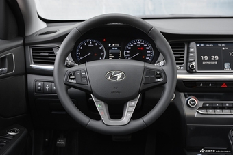 2017款名图1.8L自动尊贵型DLX