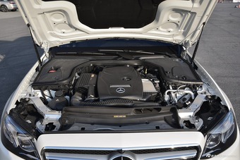 2017款奔驰E级2.0T自动 200 L 运动型 4MATIC图片