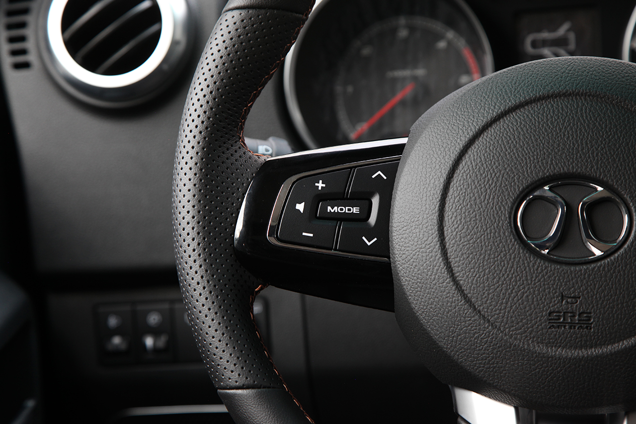 2018款北京BJ40L 2.0T手动柴油四驱尊贵版