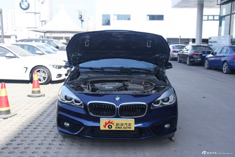 2016款宝马2系旅行车218i 1.5T自动运动设计套装图片