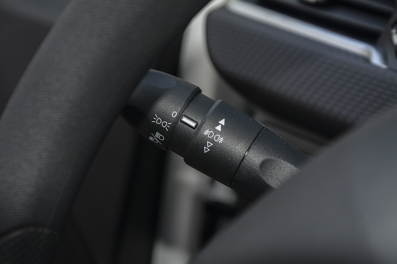 2018款标致2008 1.6L自动潮流版