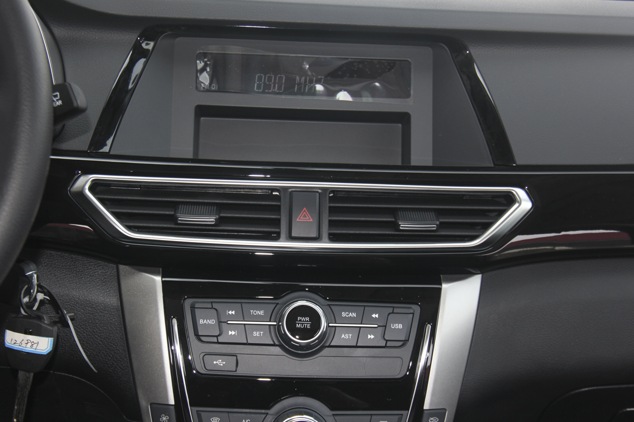 2017款大迈X5 1.6L手动精英型经典版