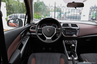 2017款骁途1.6L手动两驱都市时尚型 