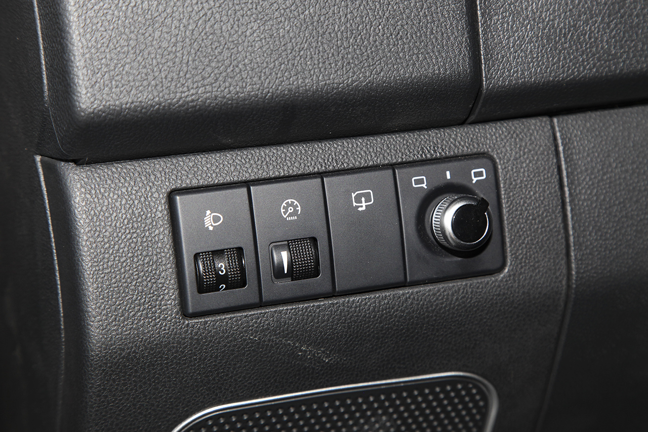 2016款北京BJ40L 2.3T自动四驱尊享版