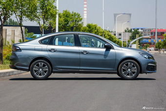 2016款标致308 1.6L手动时尚版