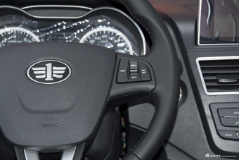 2018款奔腾X40网红版 1.6L自动豪华型