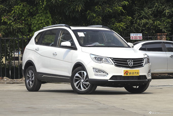 2016款 宝骏560 1.5T手动豪华型