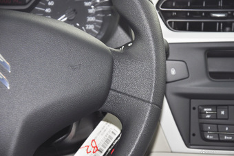 2016款全新爱丽舍1.6L自动时尚型