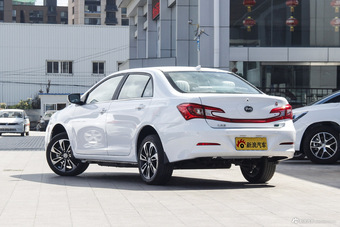 2016款比亚迪秦EV300尊荣型