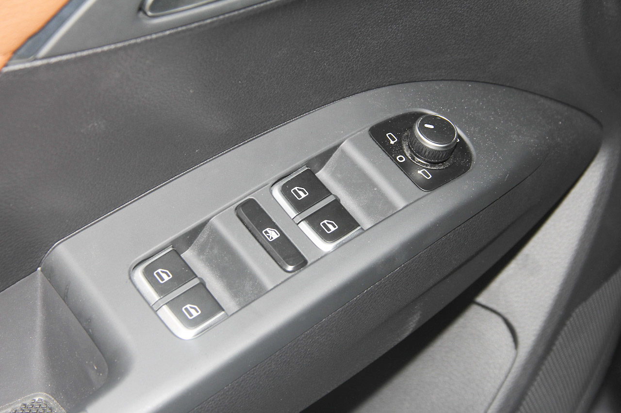 2016款宝沃BX7 2.0T自动四驱精英版28T