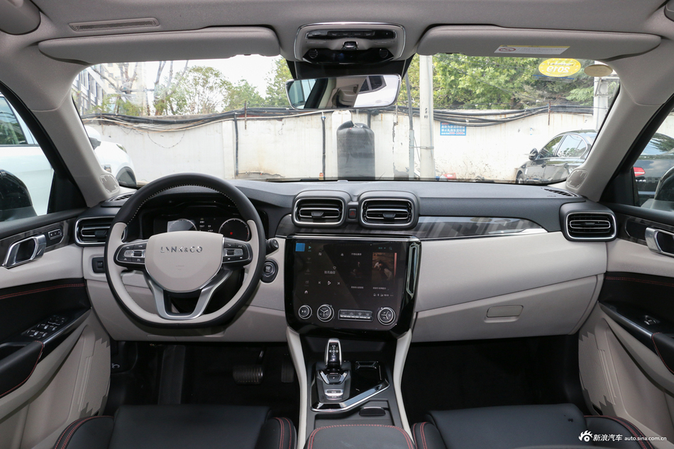 2018款领克02 1.5T自动两驱耀Pro版