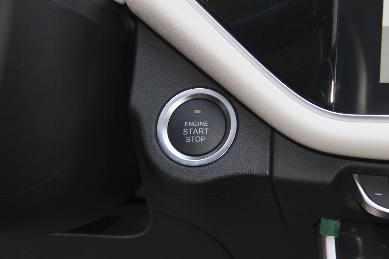 2018款艾瑞泽GX 1.5T CVT型色版