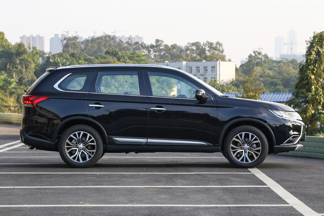 2016款欧蓝德2.4L自动四驱尊贵版7座