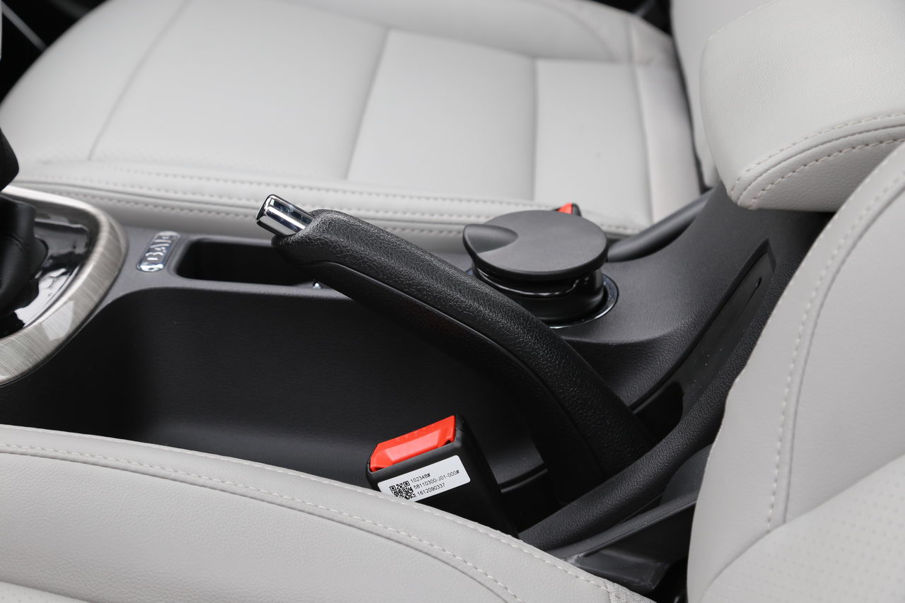 2017款北汽幻速S5 1.3T 手动尊贵型