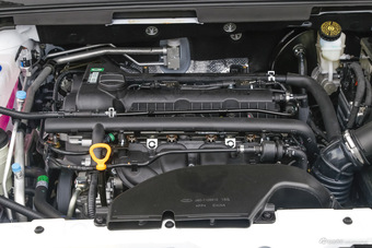 2016款艾瑞泽5 1.5L自动领锐版 俊逸白