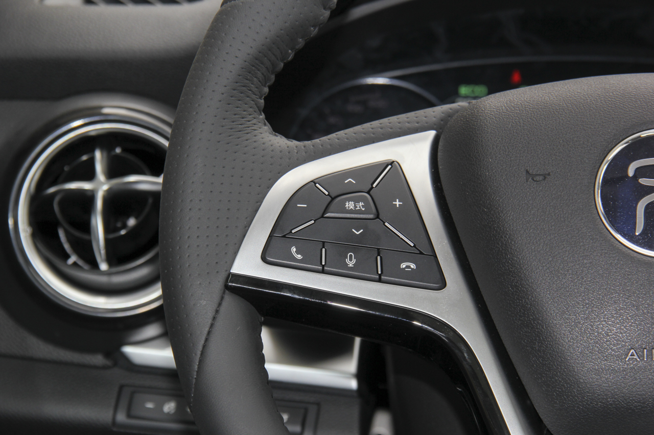 2019款比亚迪宋EV500 智联领耀型