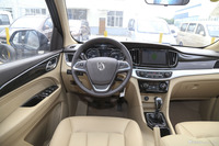 2016款宝骏730 1.5T手动豪华版 7座