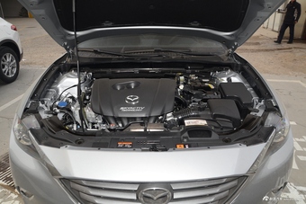 2018款马自达CX-4 2.0L自动两驱蓝天品位版