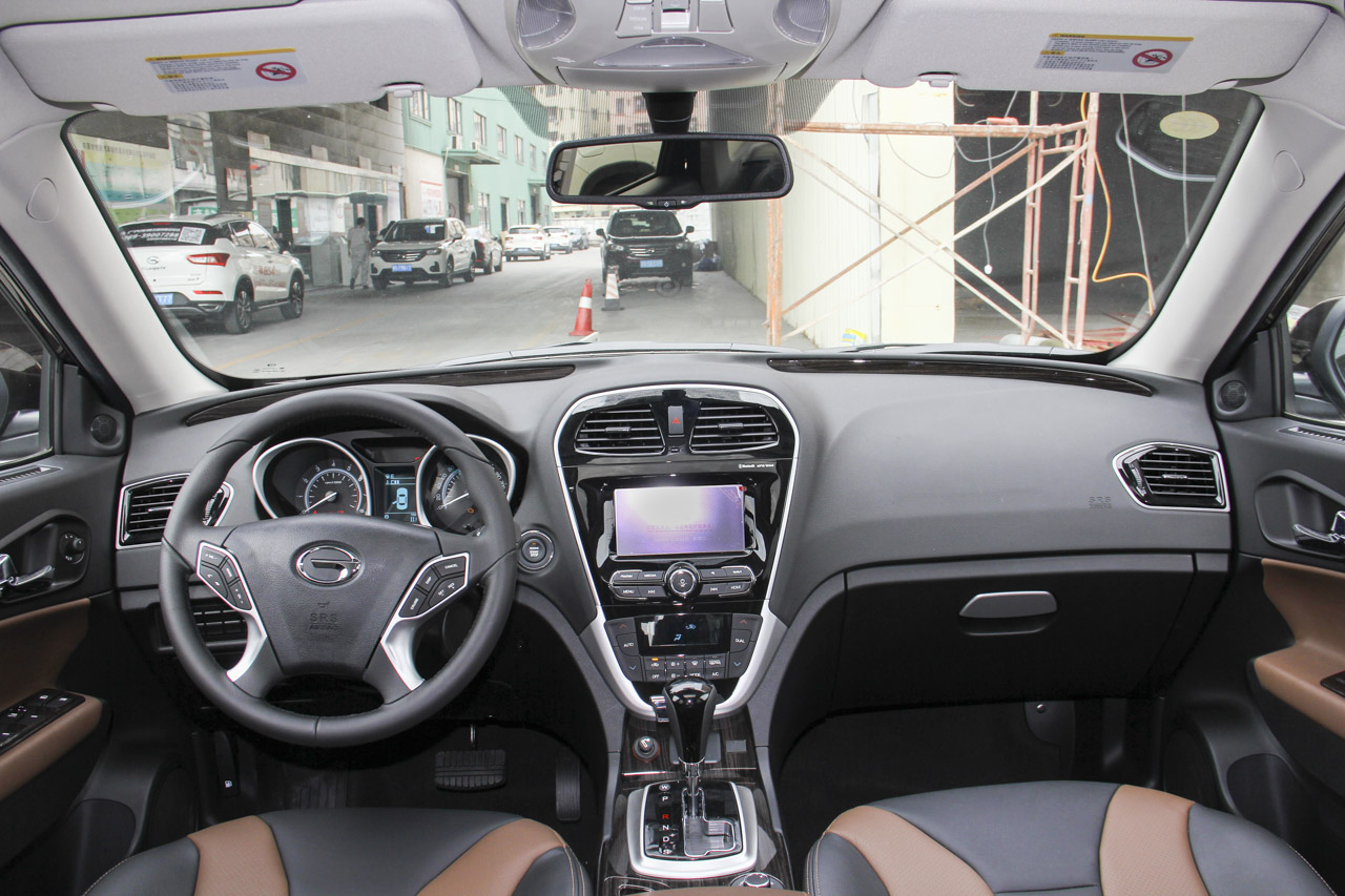 2016款传祺GS5 Super 1.8T自动四驱周年纪念版图片